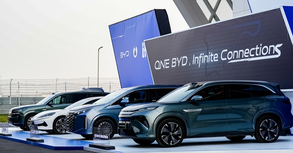 BYD에 추월당한 테슬라.. 전기차 쉬운 성장의 시대는 끝났습니다