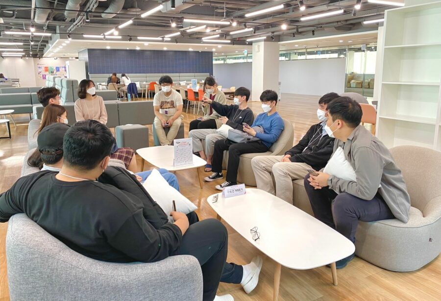[아웃스탠딩] '오늘학교'가 10대 커뮤니티를 운영하며 알게 된 것들
